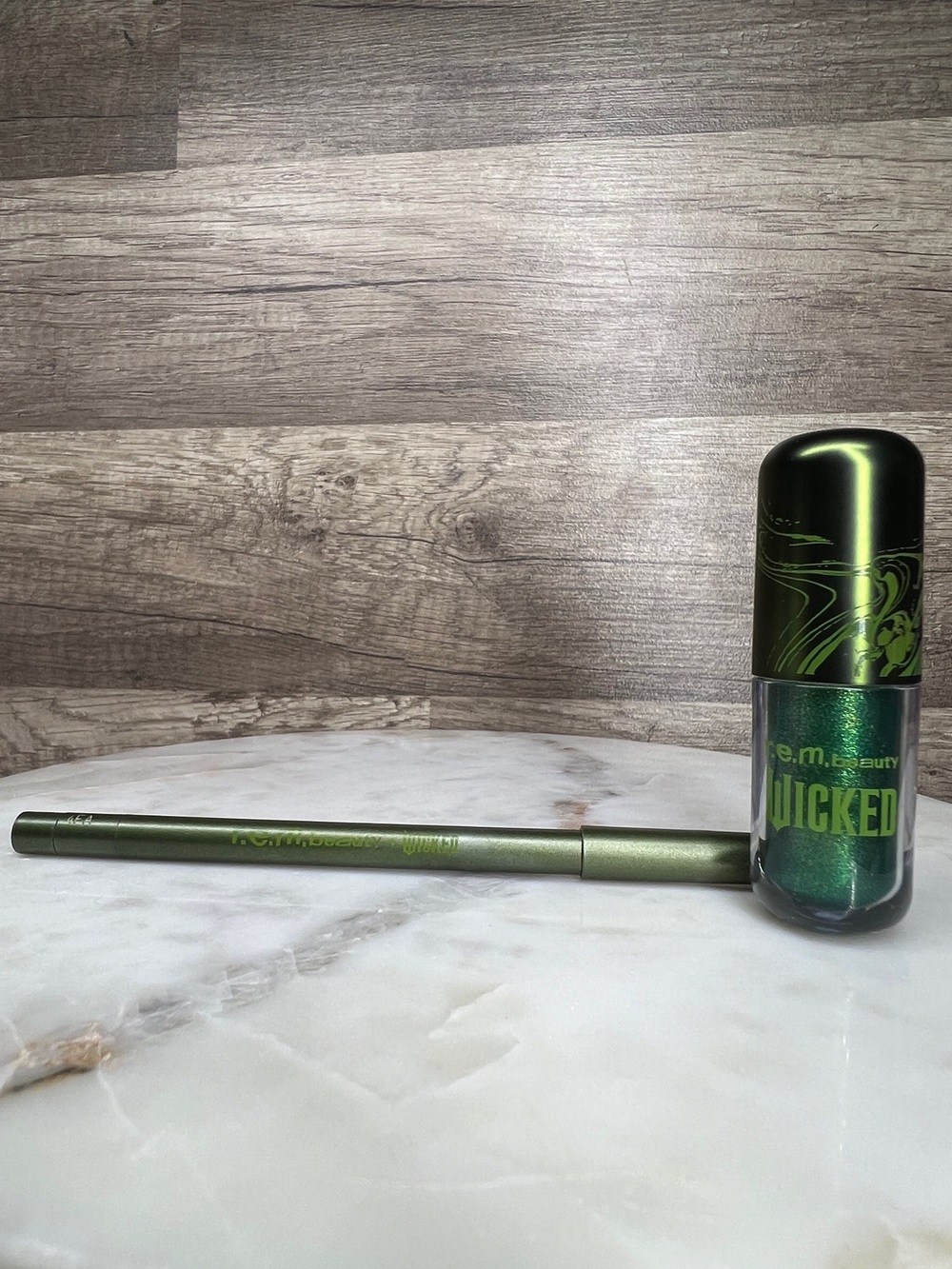 REM x WICKED liquid eyeshadow magic unleashed & Not Your Basic Witch Eyeliner 
-